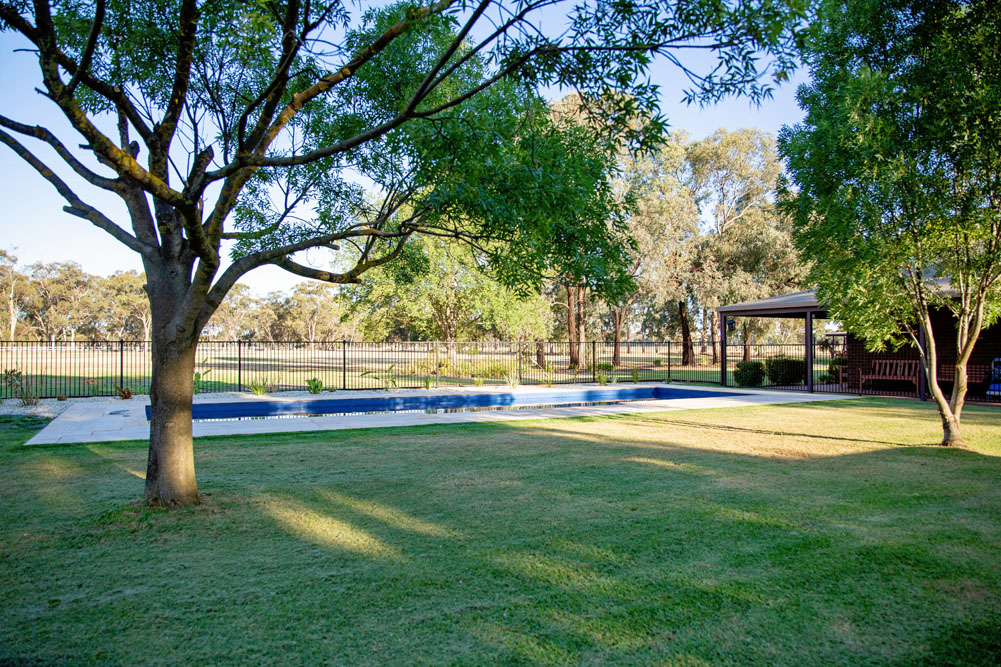 Family holiday pool Yarrawonga Family holiday pool Yarrawonga